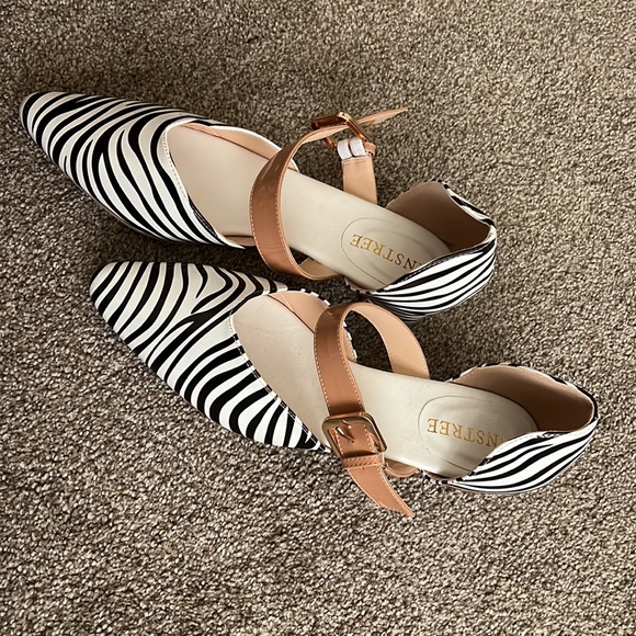 Tinstree Block Low Heel Pumps Pointed Toe Slip on Buckle Heels | Zebra | Size 10 - Picture 6 of 7